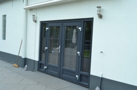 Kunststof dubbele deuren in woning te Vuren