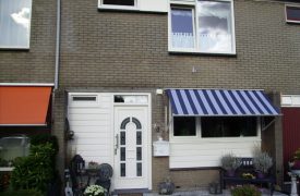 Kunststof kozijnen in Nieuwegein gehele voorgevel met voordeur