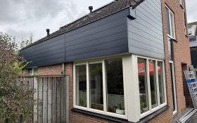 Woning in Houten met kunststof raamkozijnen en keralit kunststof gevelbekleding
