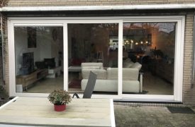 Kunststof hefschuifdeuren in 3 vakken te Utrecht