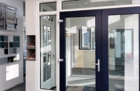 Foto kunststof dubbele deuren of tuindeuren in showroom Utrecht