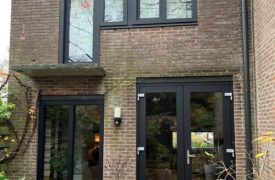 Kunststof raam- en deurkozijnen in de kleur zwart in Bilthoven